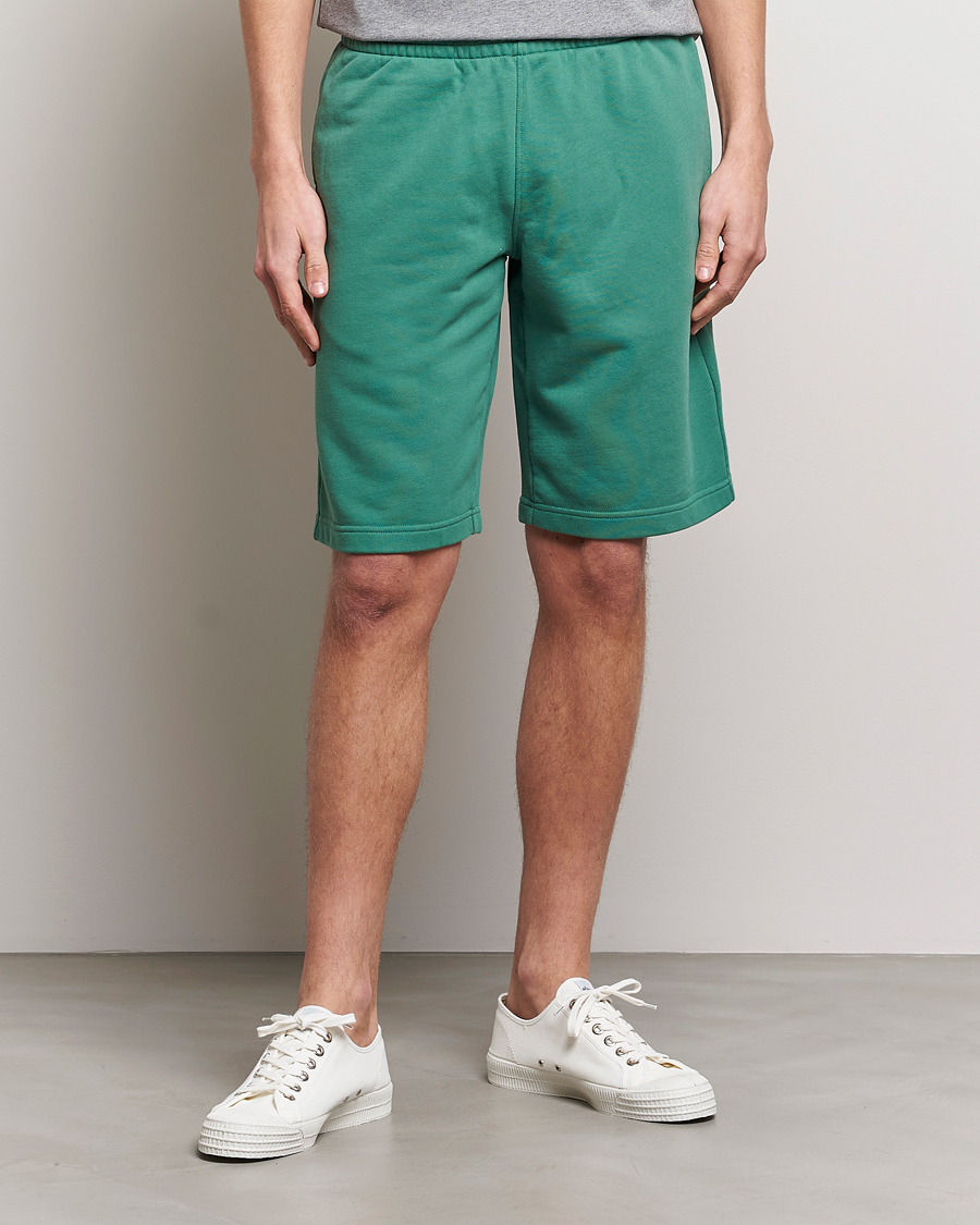 Herr | Mjukisshorts | Maison Kitsuné | Crest Jog Shorts Tropical Green