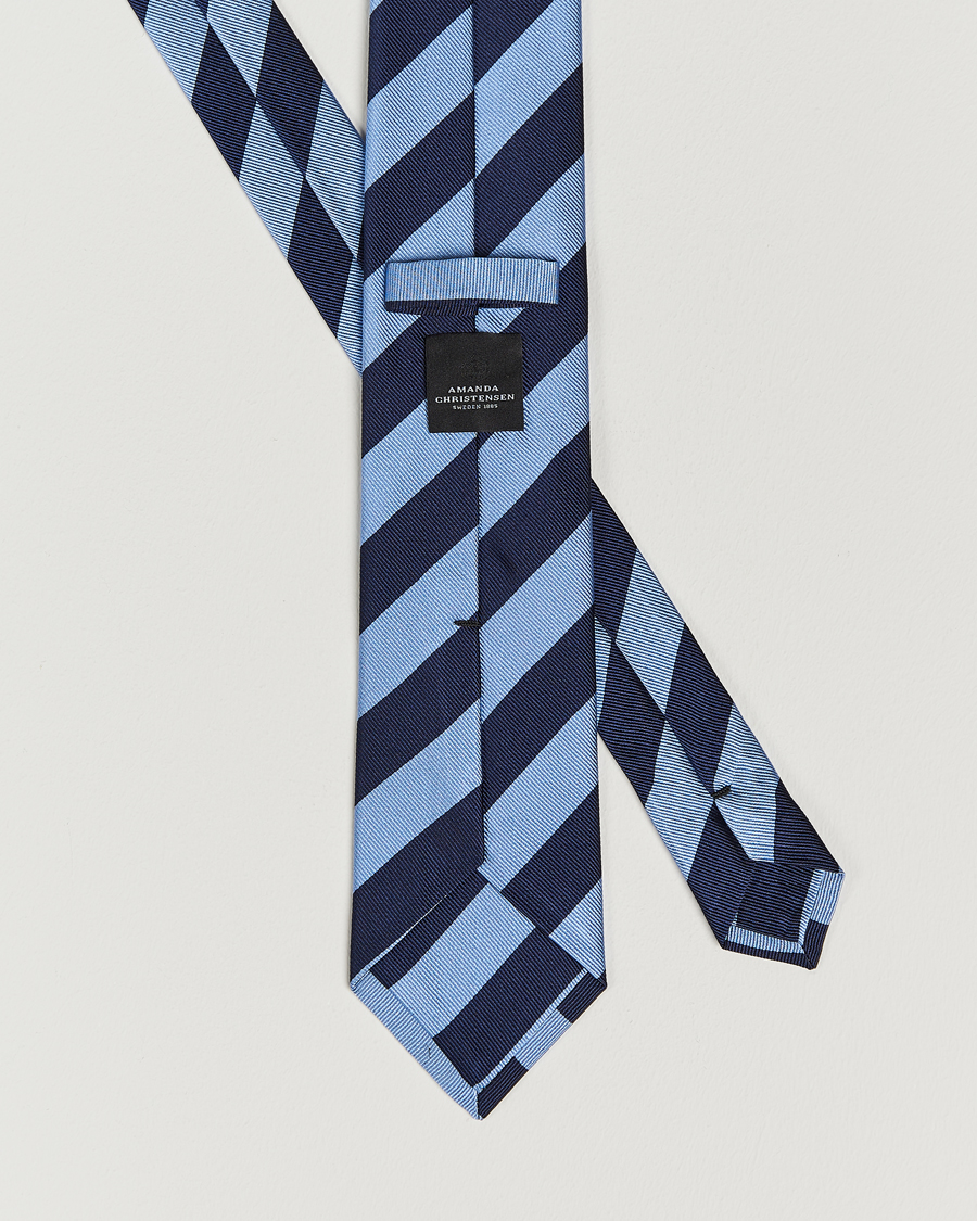 Herr | Amanda Christensen Regemental Stripe Classic Tie 8 cm Sky Blue/Navy | Amanda Christensen | Regemental Stripe Classic Tie 8 cm Sky Blue/Navy