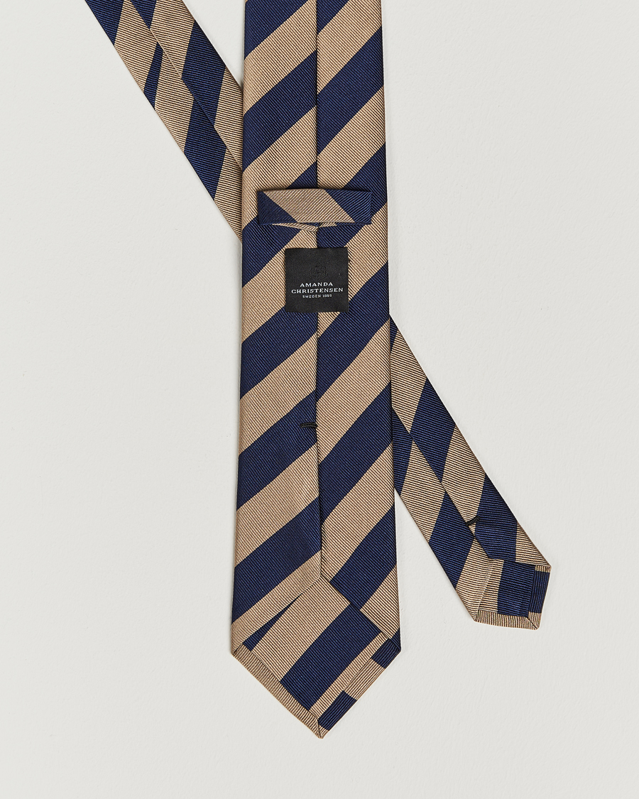 Herr | Slipsar | Amanda Christensen | Regemental Stripe Classic Tie 8 cm Sand/Navy