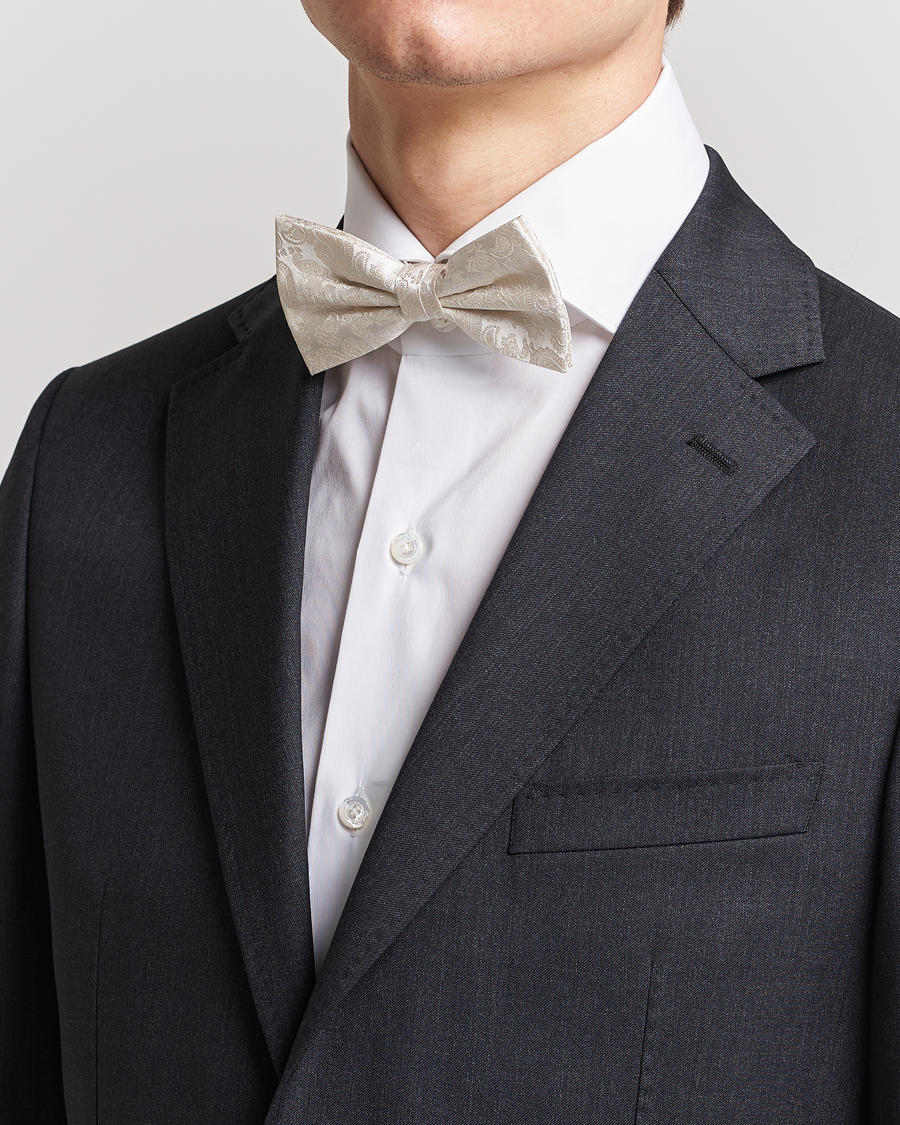 Herr | Amanda Christensen Tonal Paisley Pre Tie Silk Cream | Amanda Christensen | Tonal Paisley Pre Tie Silk Cream