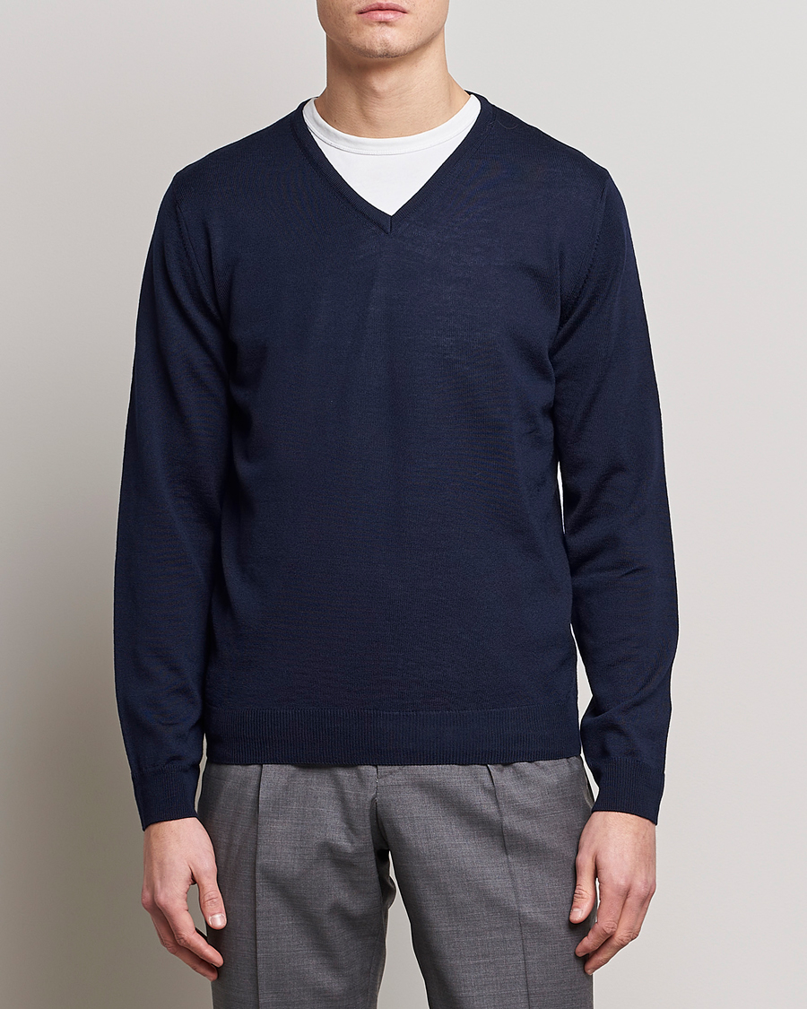 Herr | Pullover rundhals | Stenströms | Merino Patch V-Neck Navy/Light Grey