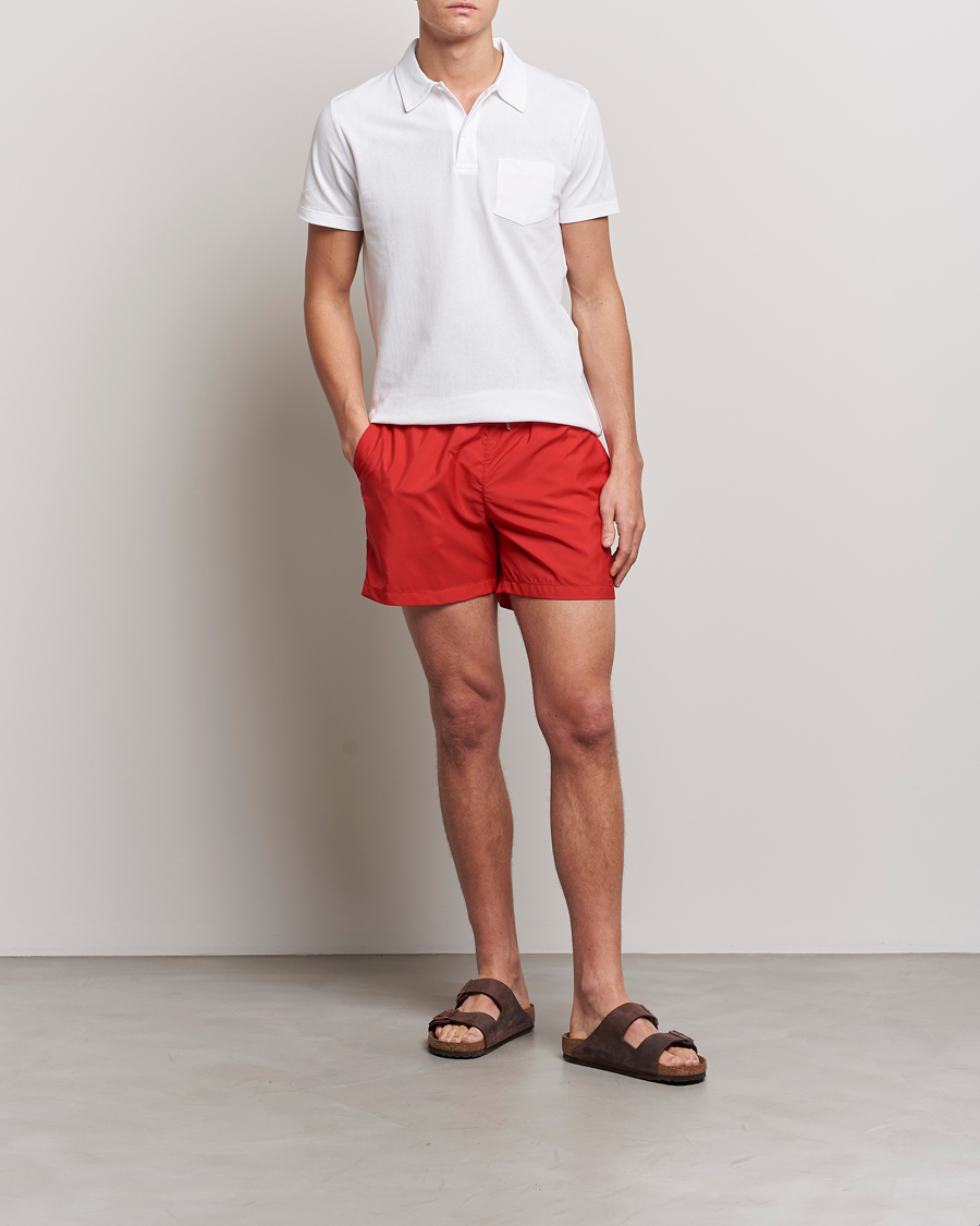 Herr | Badbyxor | The Resort Co | Classic Swimshorts Ruby Red
