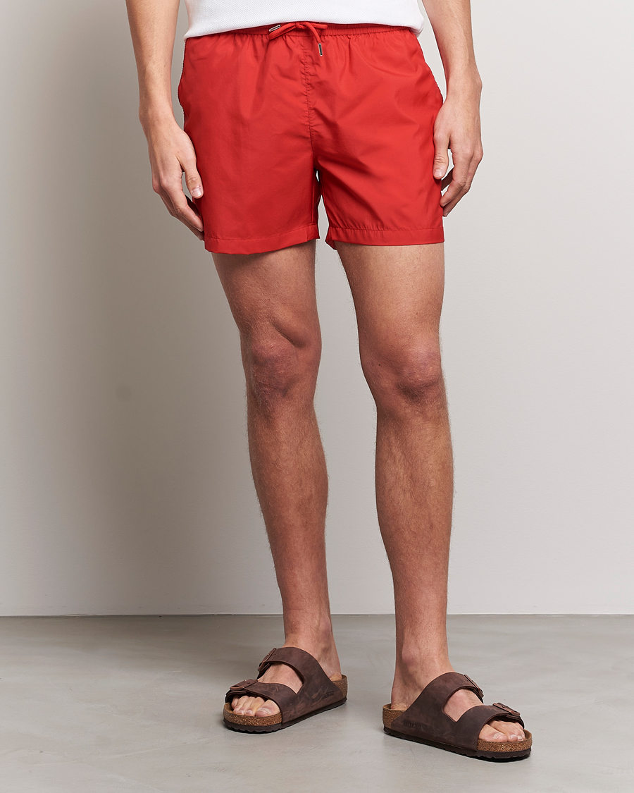 Herr | Badbyxor | The Resort Co | Classic Swimshorts Ruby Red