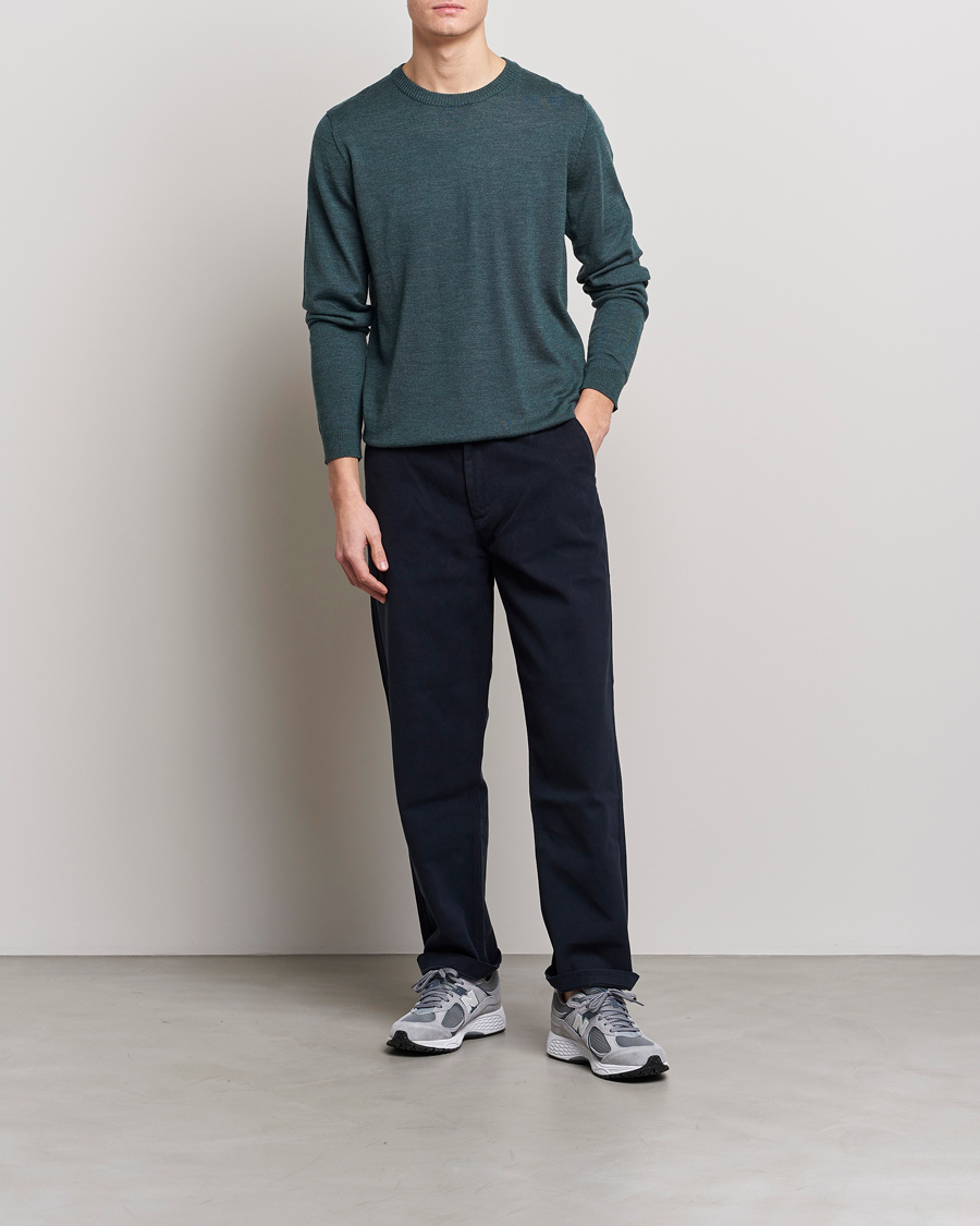 Herr | Tröjor | A Day's March | Alagon Merino Crew Pine mel