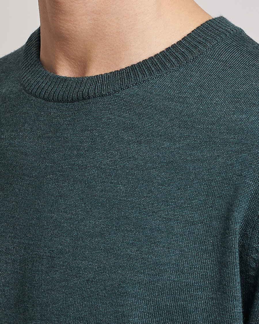 Herr | Tröjor | A Day's March | Alagon Merino Crew Pine mel