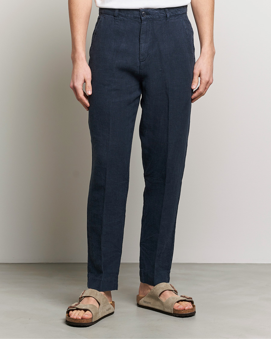 Herr | Byxor | A Day's March | Madu Linen Trouser Navy