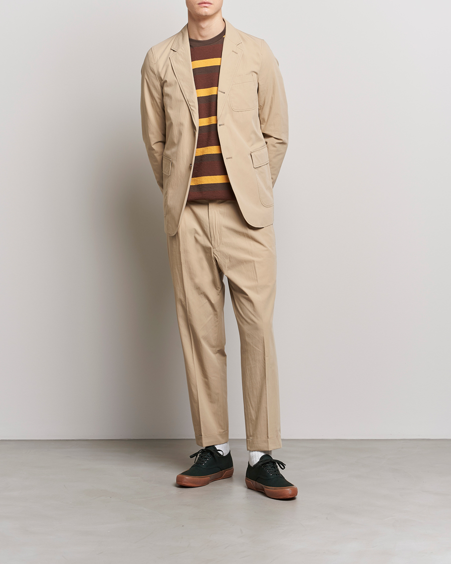 Herr | Byxor | BEAMS PLUS | Comfort Cloth Travel Trousers Beige