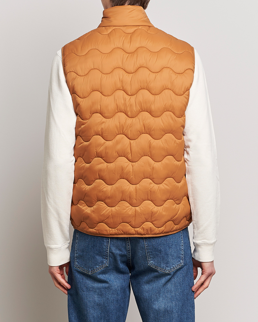 Herr | Västar | Lyle & Scott | Crest Quilted Gilet Vest Salt Burne