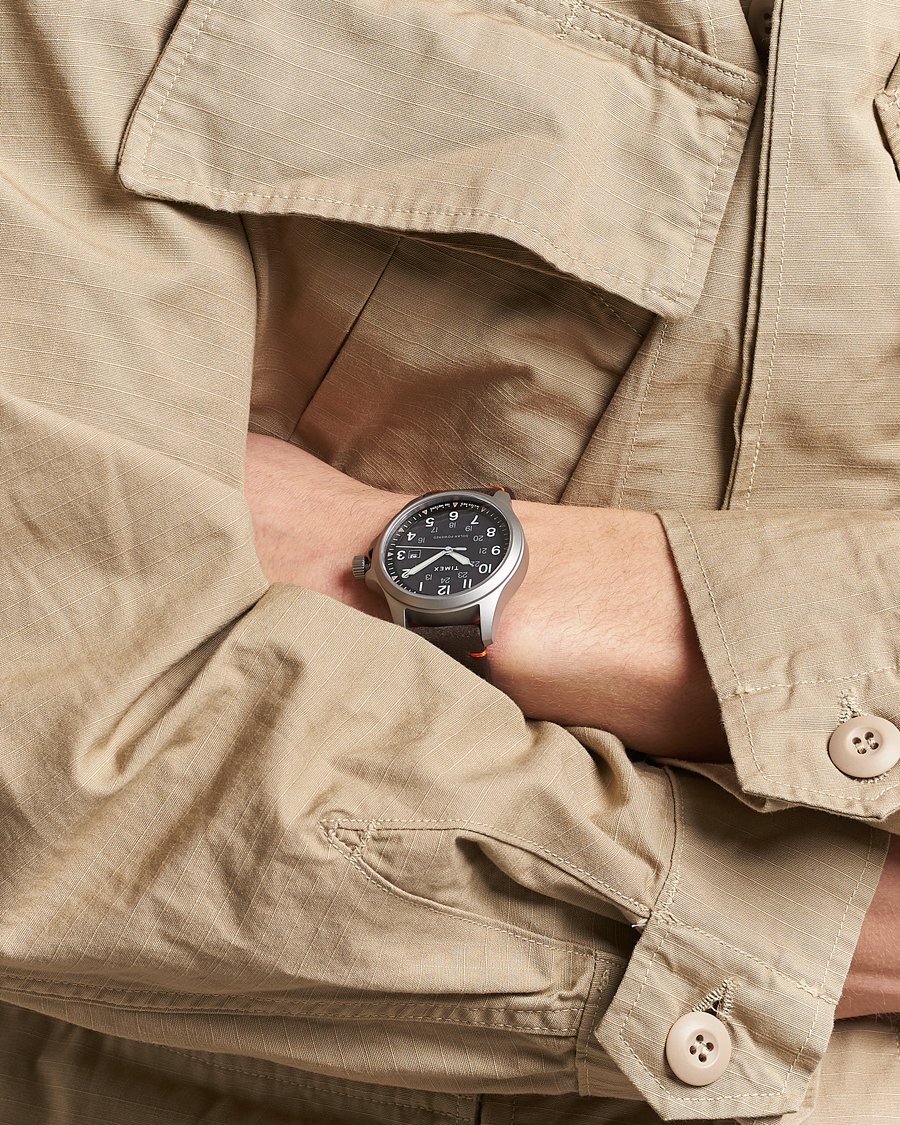 Herr | Läderarmband | Timex | Field Post Solar Watch 41mm Textured Black Dial