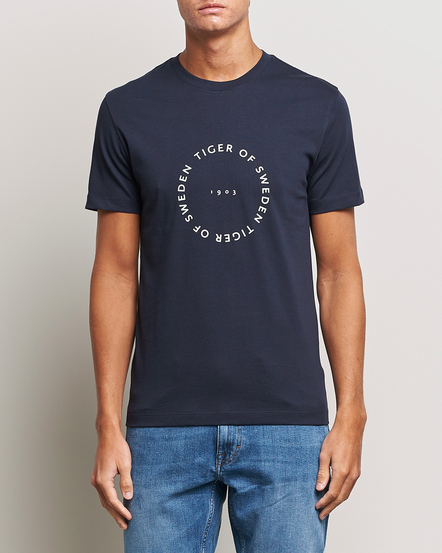 Herr | T-Shirts | Tiger of Sweden | Dillan Crew Neck Logo T-Shirt Light Ink