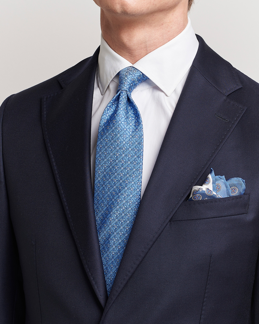 Herr | Mörk kostym | Eton | Silk Printed Flower Tie Blue