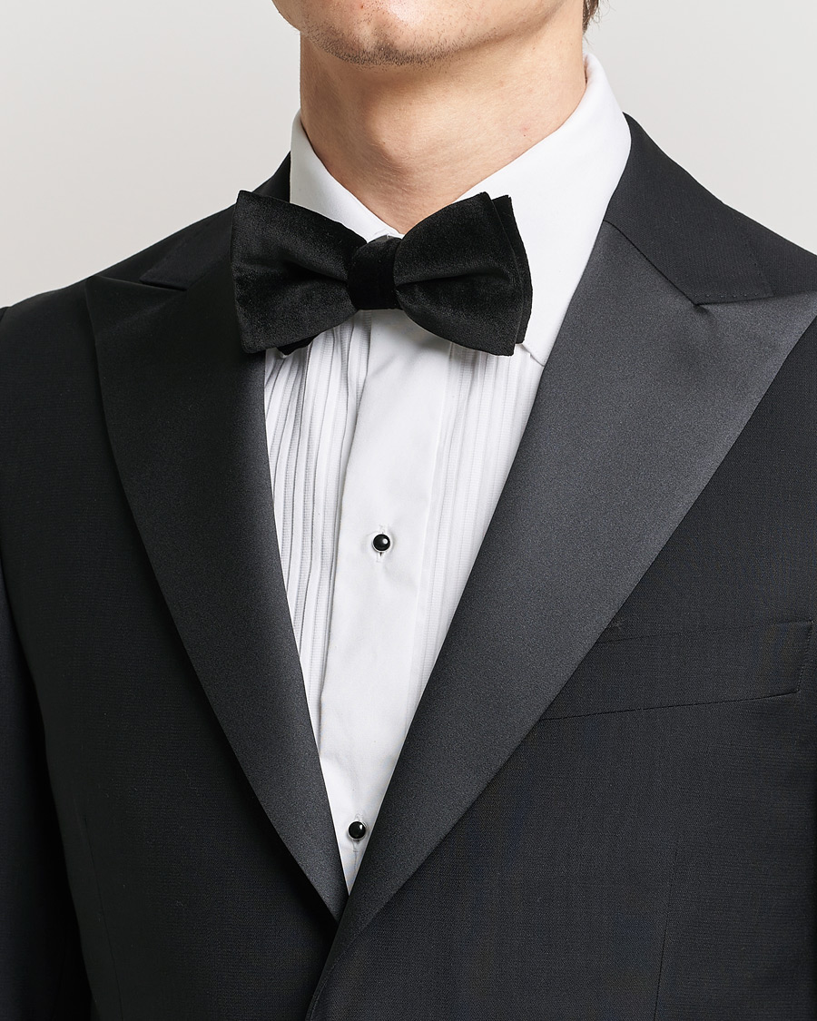 Herr | Eton Pre-Tied Velvet Bow Tie Black | Eton | Pre-Tied Velvet Bow Tie Black