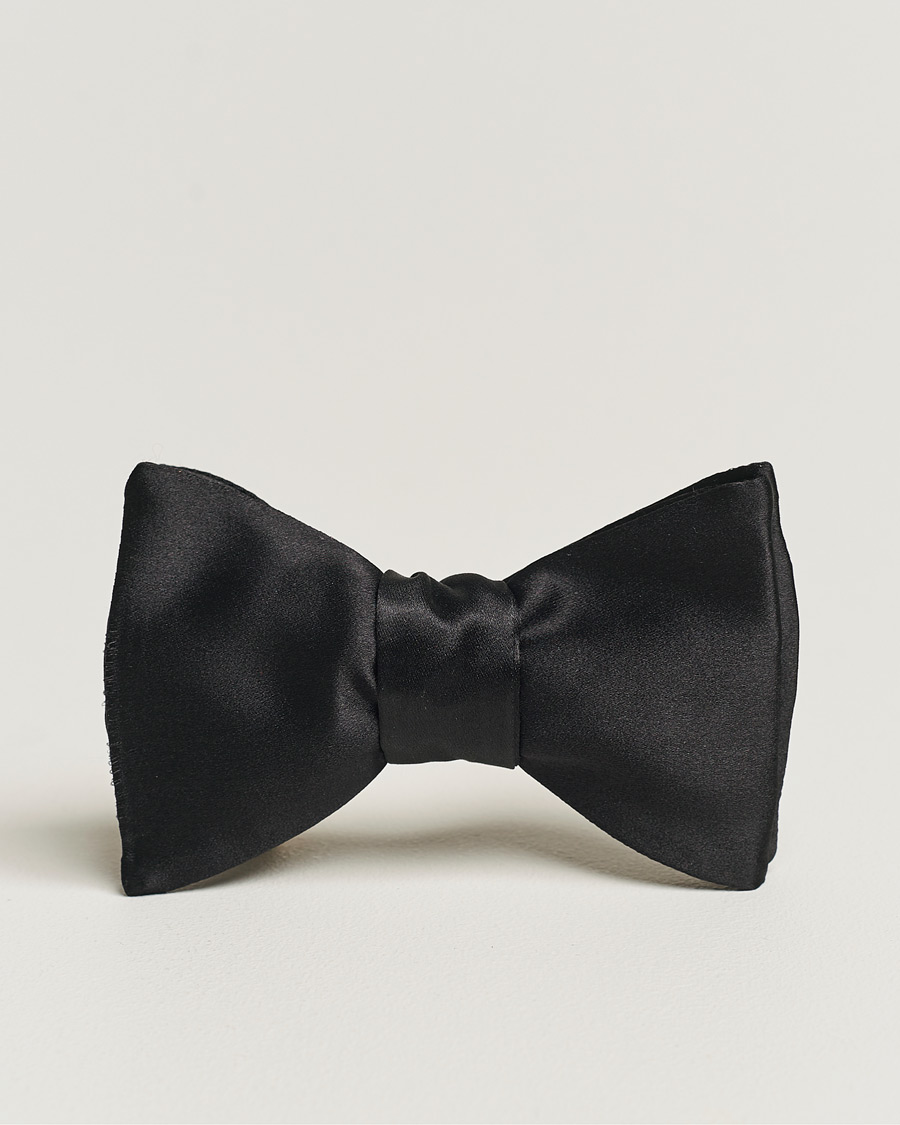 Herr | Eton Pre-Tied Silk Bow Tie Black | Eton | Pre-Tied Silk Bow Tie Black