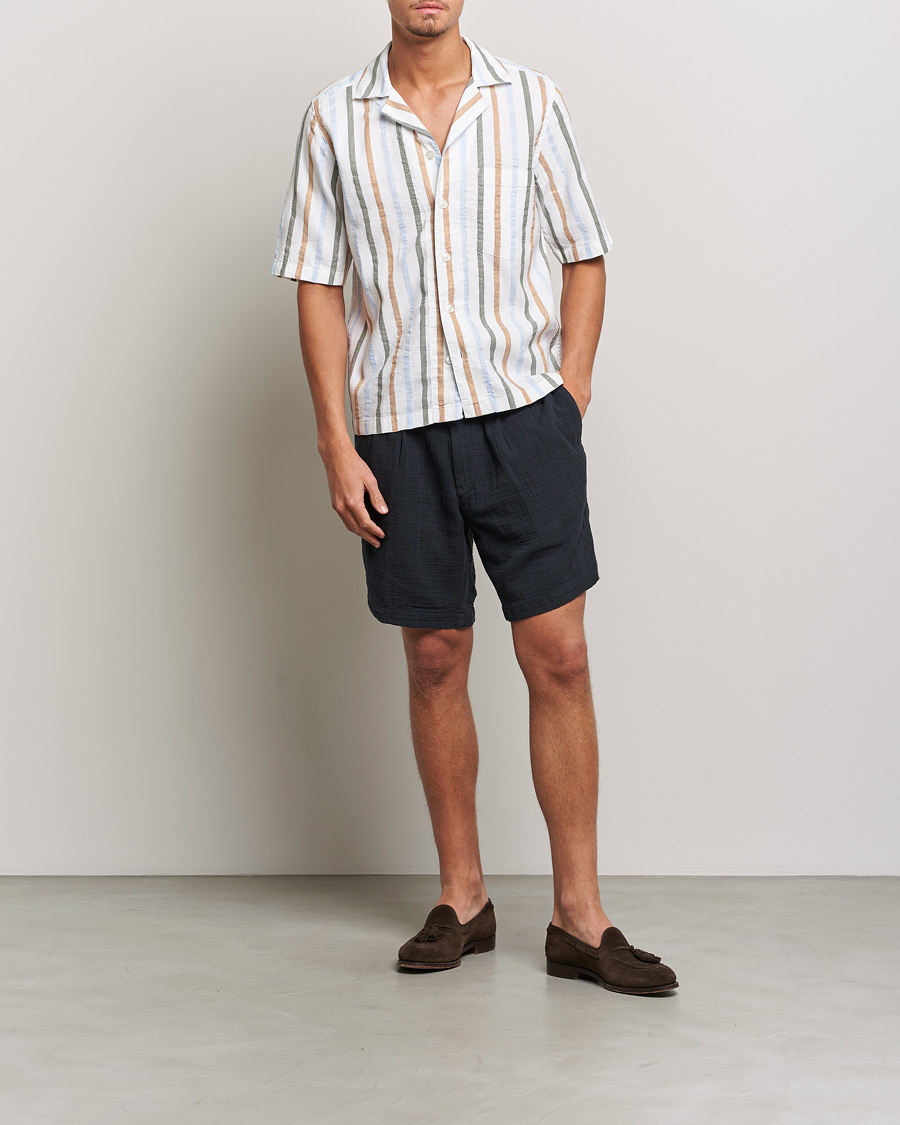 Herr | Shorts | Oscar Jacobson | Tanker Pleated Crepe Cotton Shorts Navy