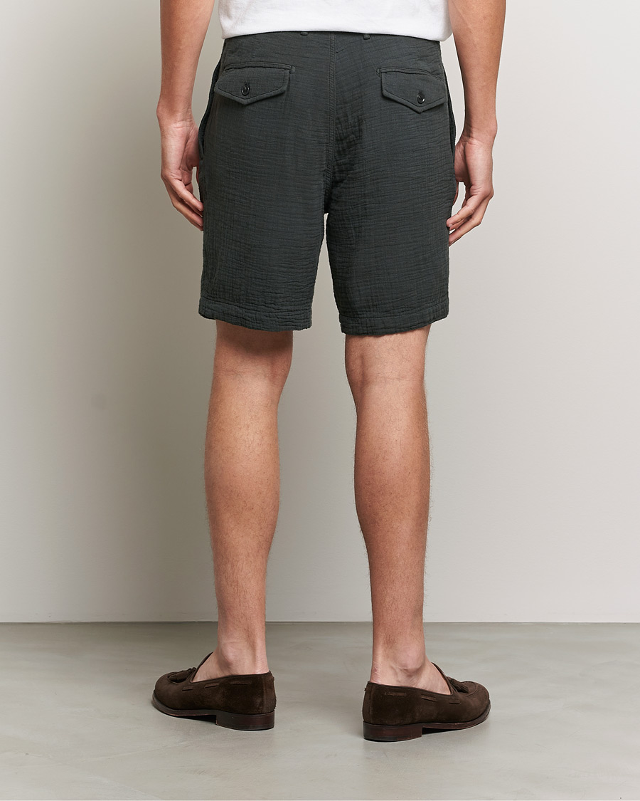 Herr | Shorts | Oscar Jacobson | Tanker Pleated Crepe Cotton Shorts Green