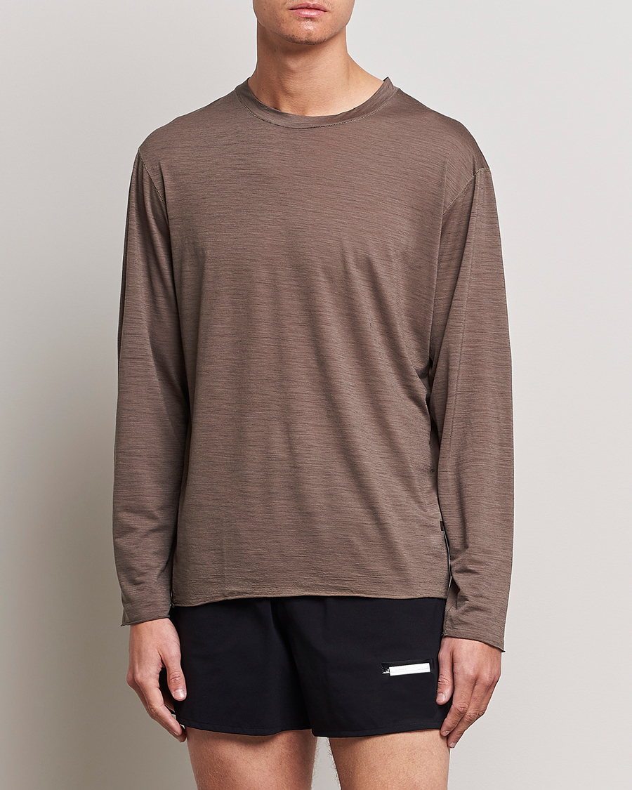 Herr | T-Shirts | Satisfy | CloudMerino Long Tee Warm Stone