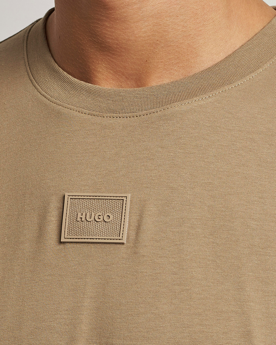 Herr | T-Shirts | HUGO | Diragolino Crew Neck T-Shirt Open Brown