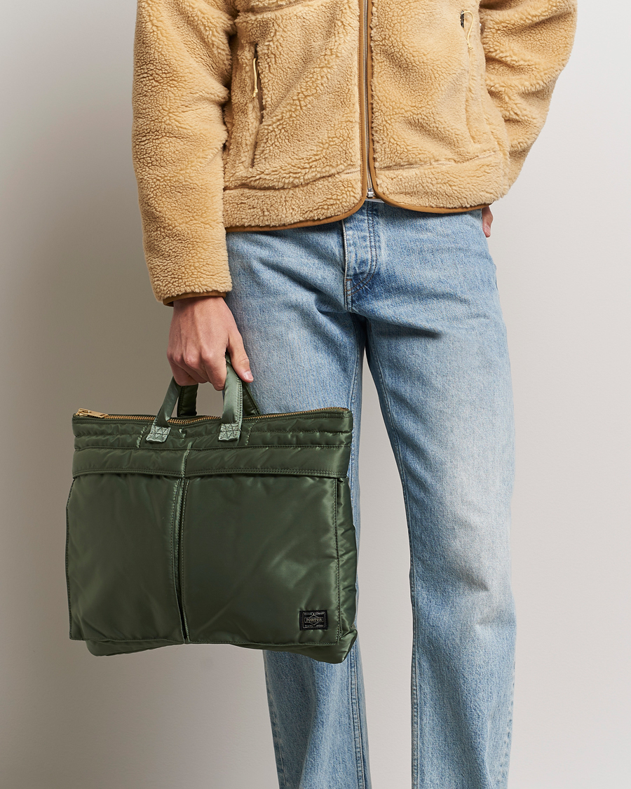 Herr | Porter-Yoshida & Co. Tanker Short Helmet Bag Sage Green | Porter-Yoshida & Co. | Tanker Short Helmet Bag Sage Green