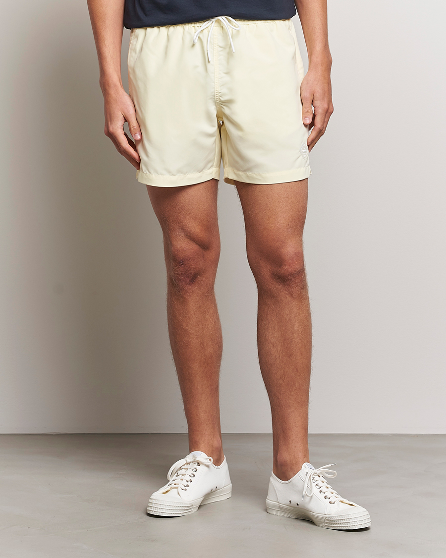 Herr | Badbyxor | J.Lindeberg | Banks Solid Swimshorts Pear Sorbet