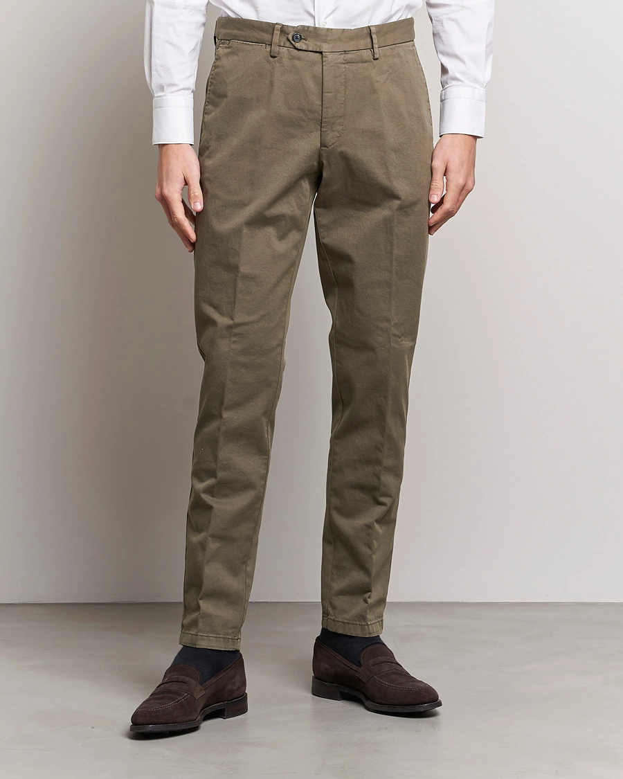 Herr | Business & Beyond | Oscar Jacobson | Danwick Cotton Trousers Olive