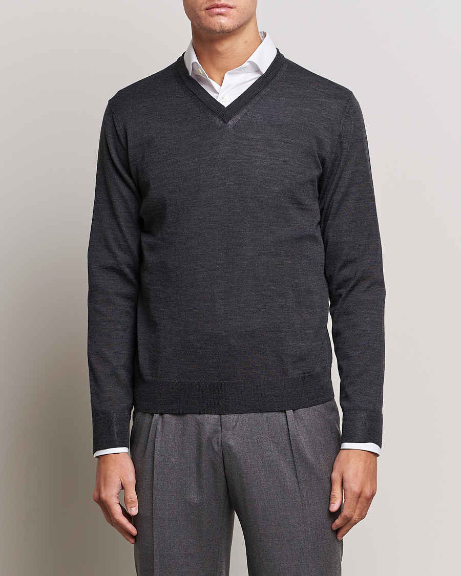 Herr | Tröjor | Canali | Merino Wool V-Neck Charcoal