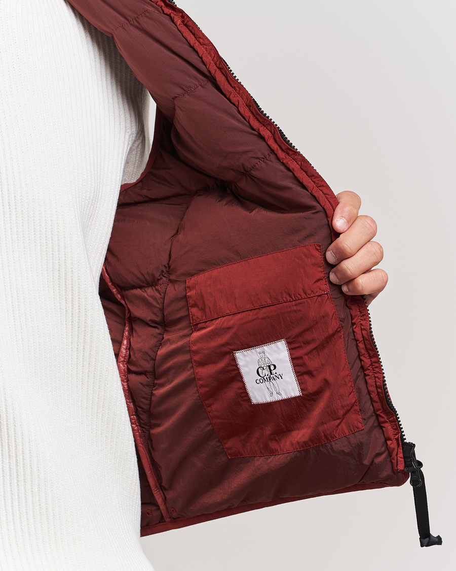 Herr | Jackor | C.P. Company | Eco-Chrome R Lightweight Down Vest Wine