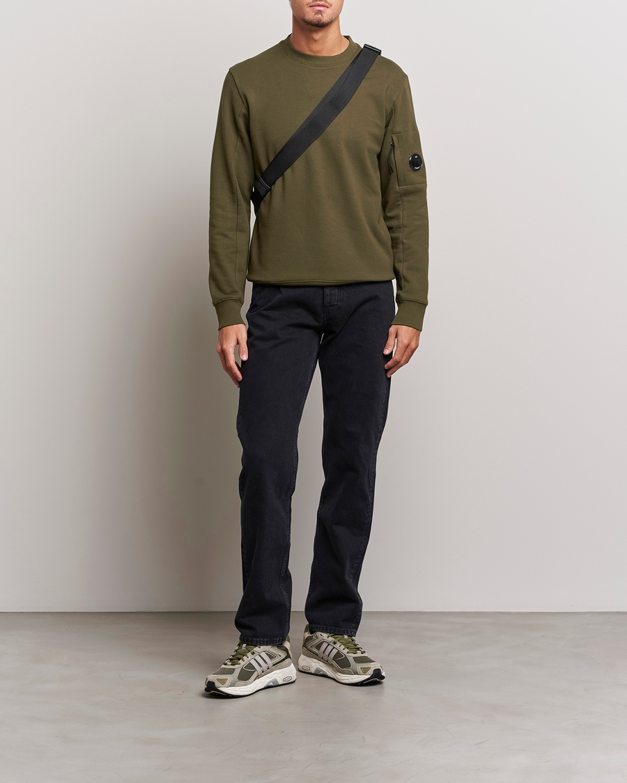 Herr | Tröjor | C.P. Company | Diagonal Raised Fleece Lens Sweatshirt Military Green