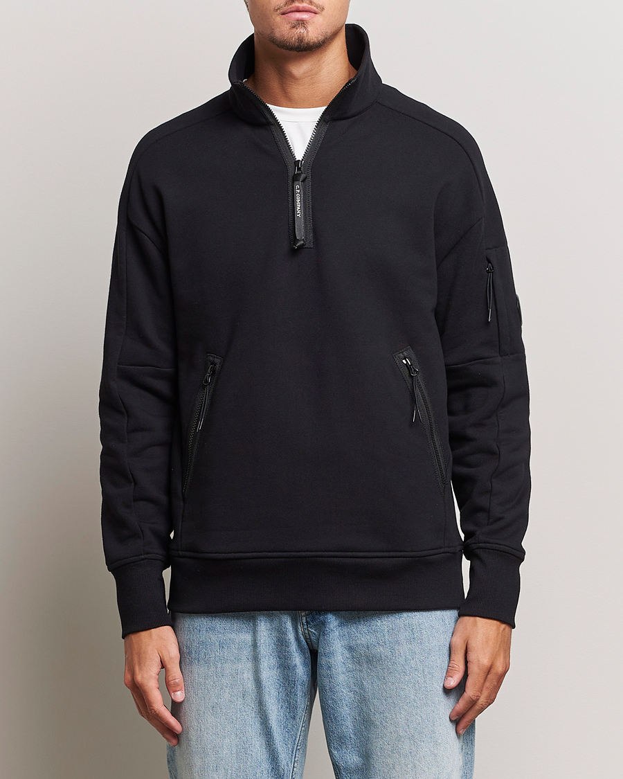 Herr | Fleecetröjor | C.P. Company | Diagonal Raised Fleece Half Zip Lens Sweatshirt Black