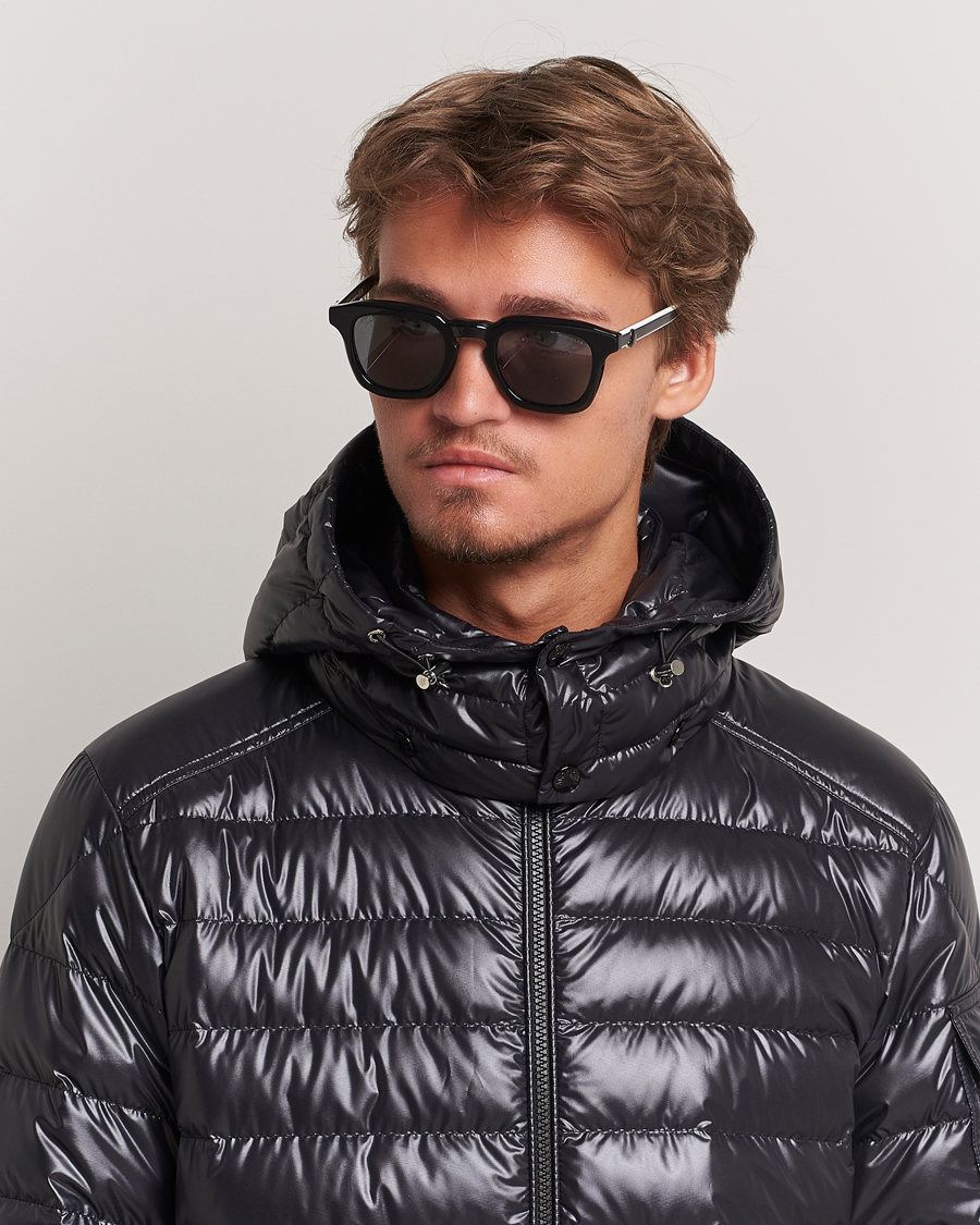 Herr | Moncler Lunettes Gradd Sunglasses Shiny Black/Smoke | Moncler Lunettes | Gradd Sunglasses Shiny Black/Smoke