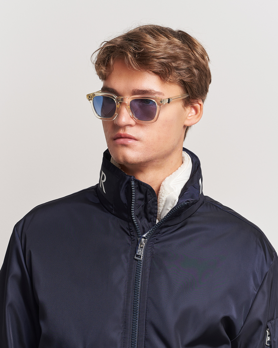 Herr | Fyrkantiga solglasögon | Moncler Lunettes | Gradd Sunglasses Shiny Beige/Blue