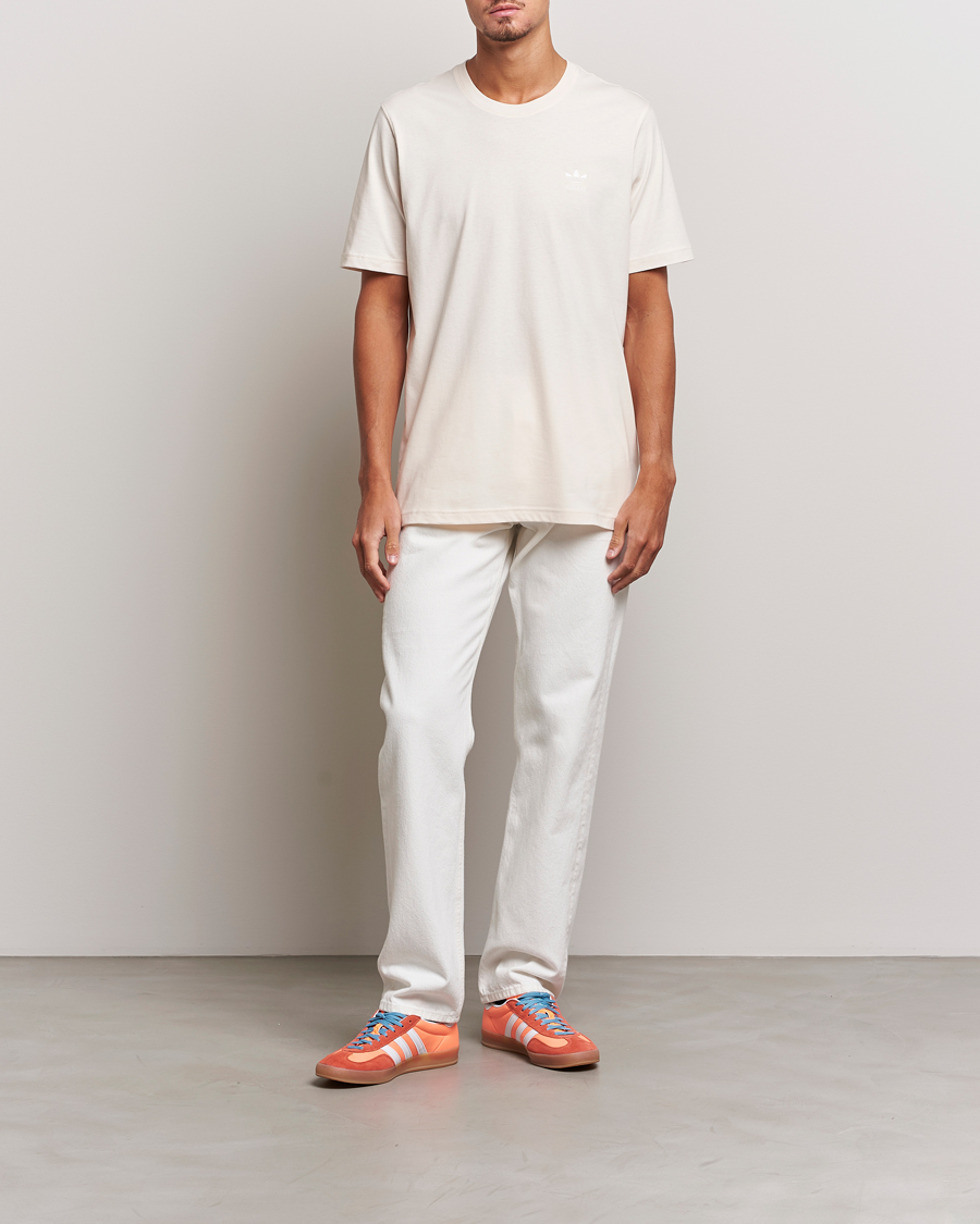 Herr | T-Shirts | adidas Originals | Essential Crew Neck T-Shirt Won White