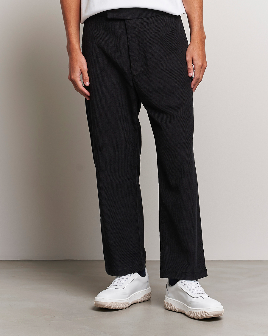 Herr | Byxor | Thom Browne | Straight Cropped Corduroy Trousers Black