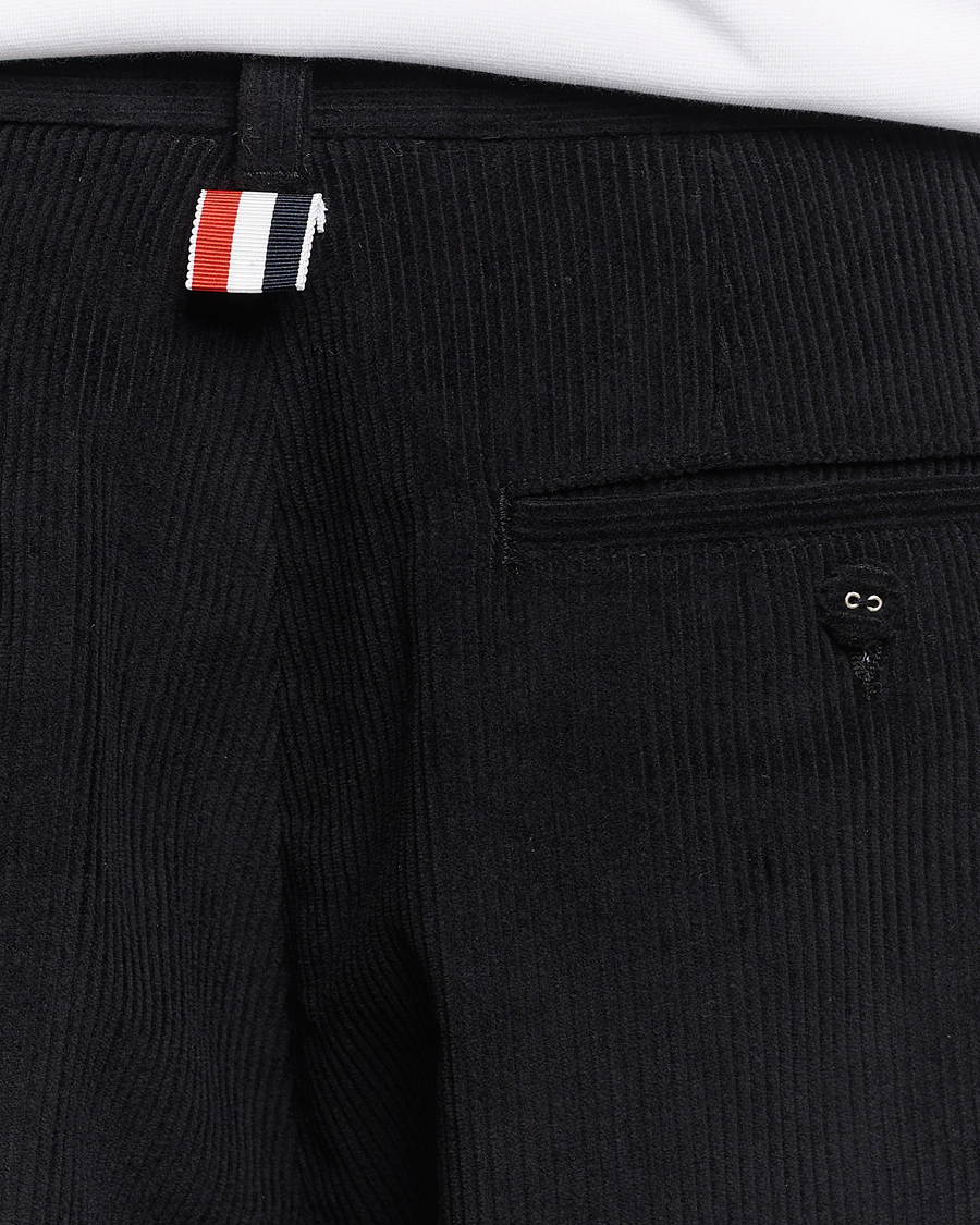 Herr | Byxor | Thom Browne | Straight Cropped Corduroy Trousers Black
