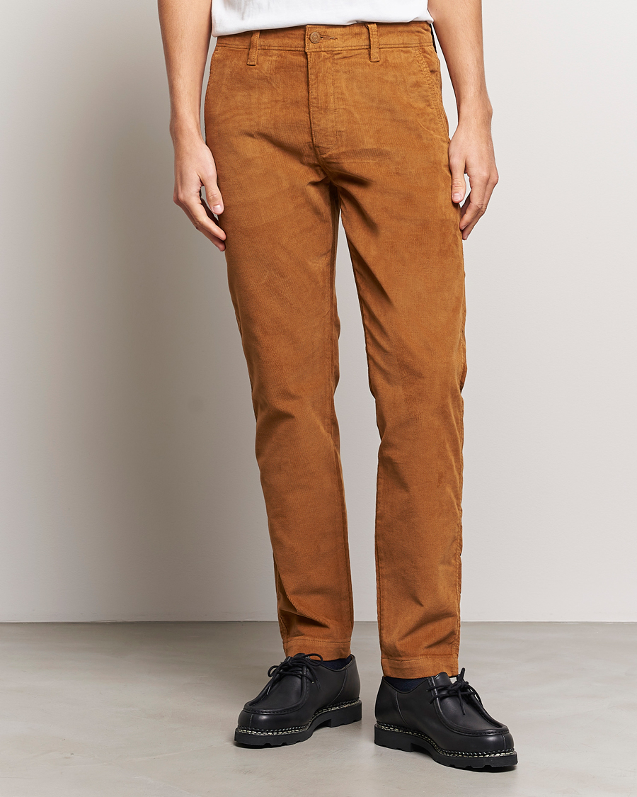 Herr | Byxor | Levi's | Garment Dyed Stretch Corduroy Chino Monks Robe