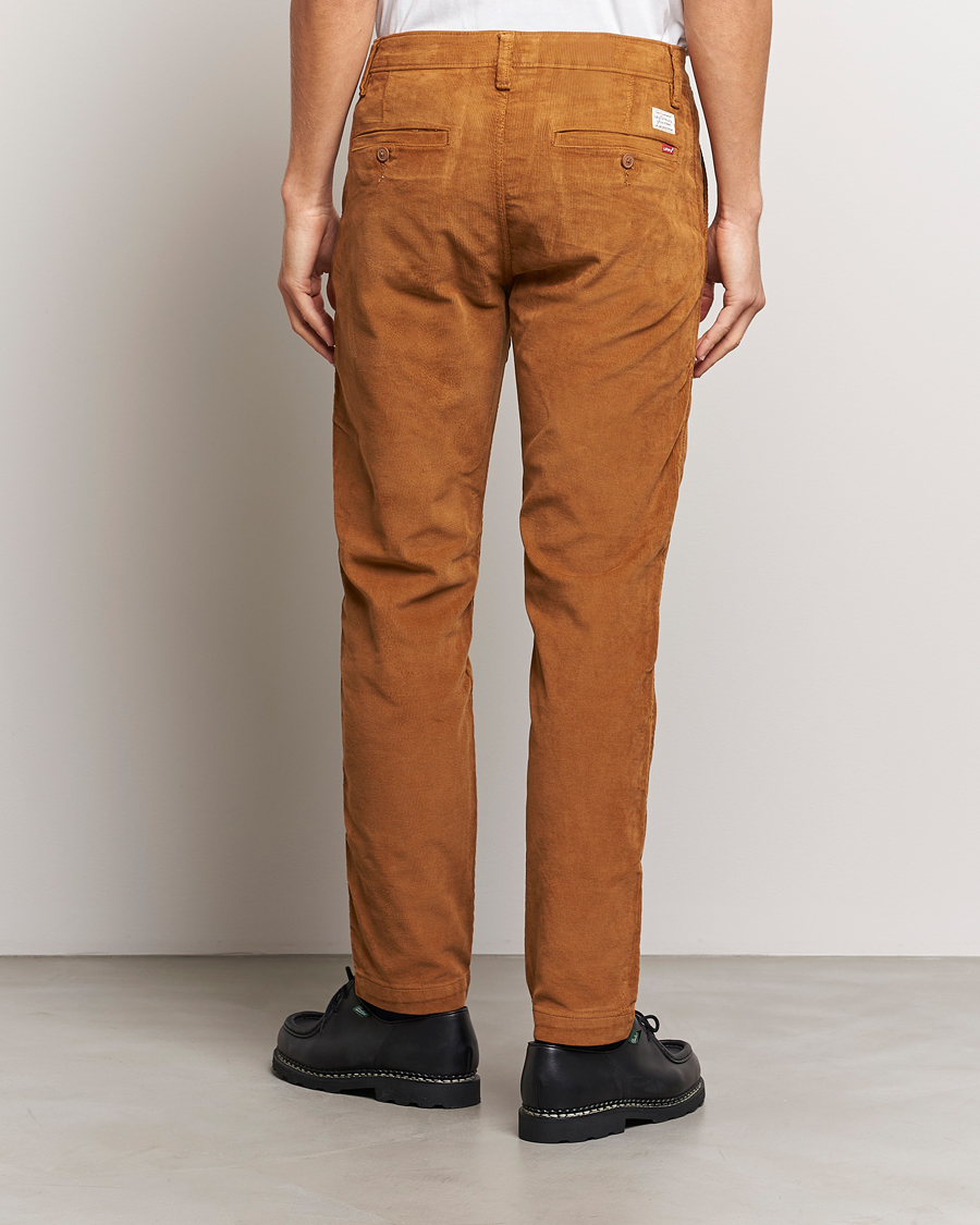 Herr | Byxor | Levi's | Garment Dyed Stretch Corduroy Chino Monks Robe