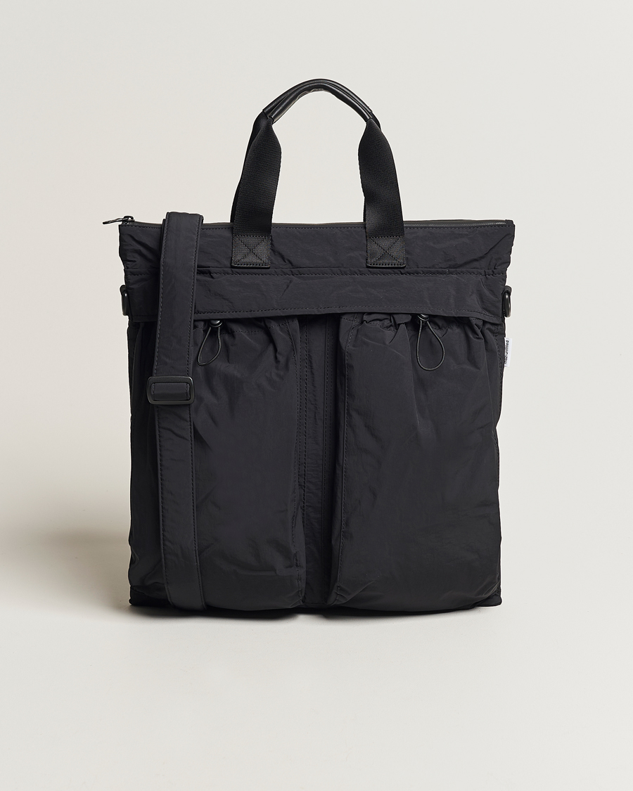 Herr | Väskor | mazi untitled | Helmet Bag 02 Nylon Tote Black