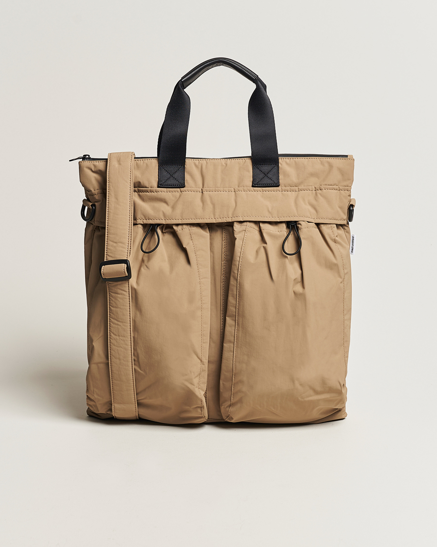 Herr | mazi untitled Helmet Bag 02 Nylon Tote Beige | mazi untitled | Helmet Bag 02 Nylon Tote Beige