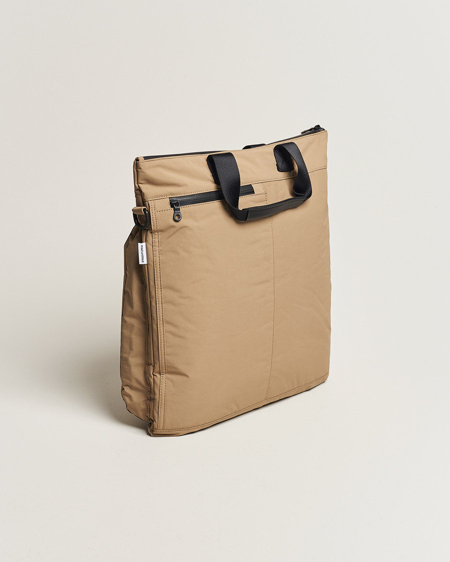 Herr | mazi untitled Helmet Bag 02 Nylon Tote Beige | mazi untitled | Helmet Bag 02 Nylon Tote Beige