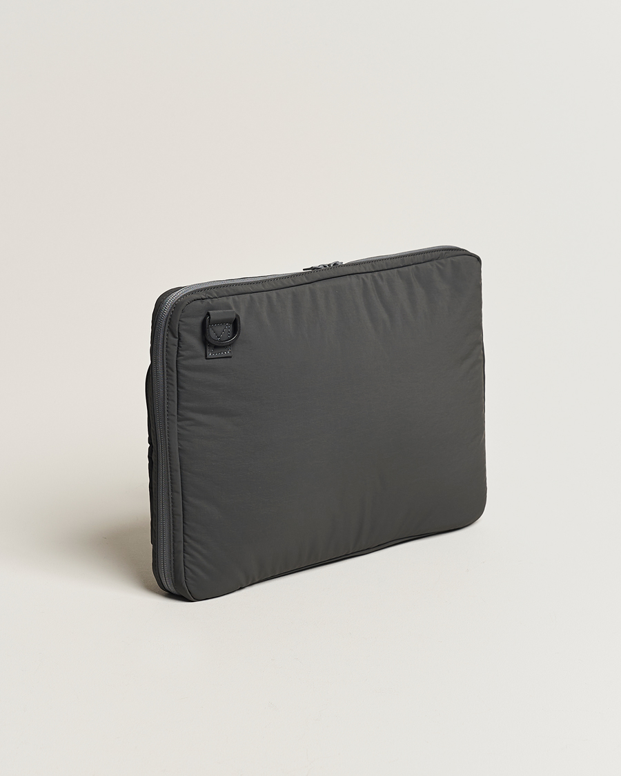 Herr | Väskor | mazi untitled | AM Case 02 Nylon Portfolio Grey