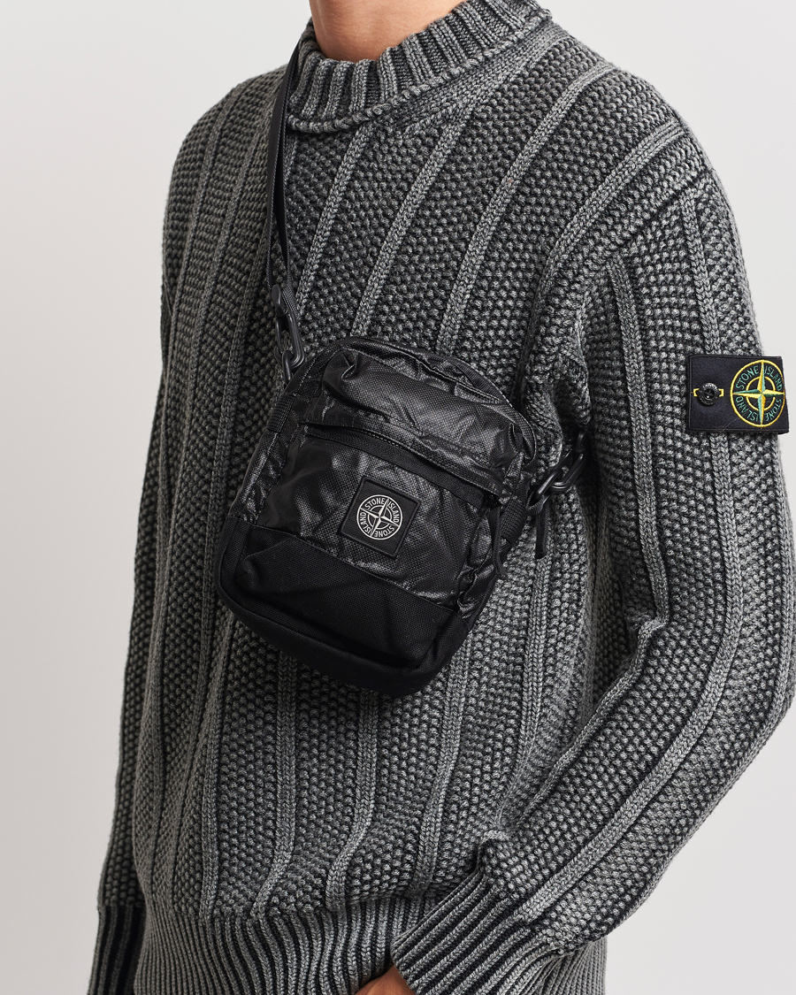 Herr | Stone Island Garment Dyed Mussola Gommata Canvas Shoulder Bag Black | Stone Island | Garment Dyed Mussola Gommata Canvas Shoulder Bag Black