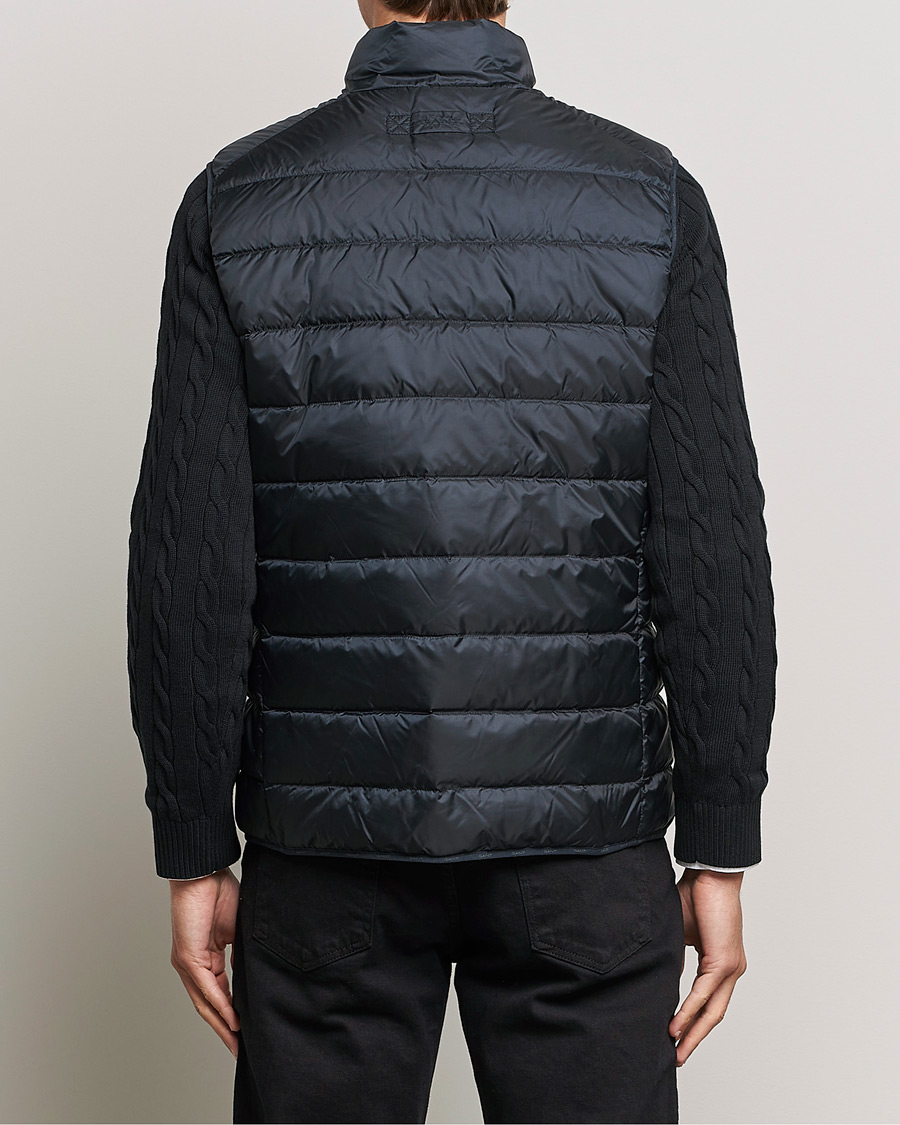Herr | Västar | Gant | The Light Down Gilet Black