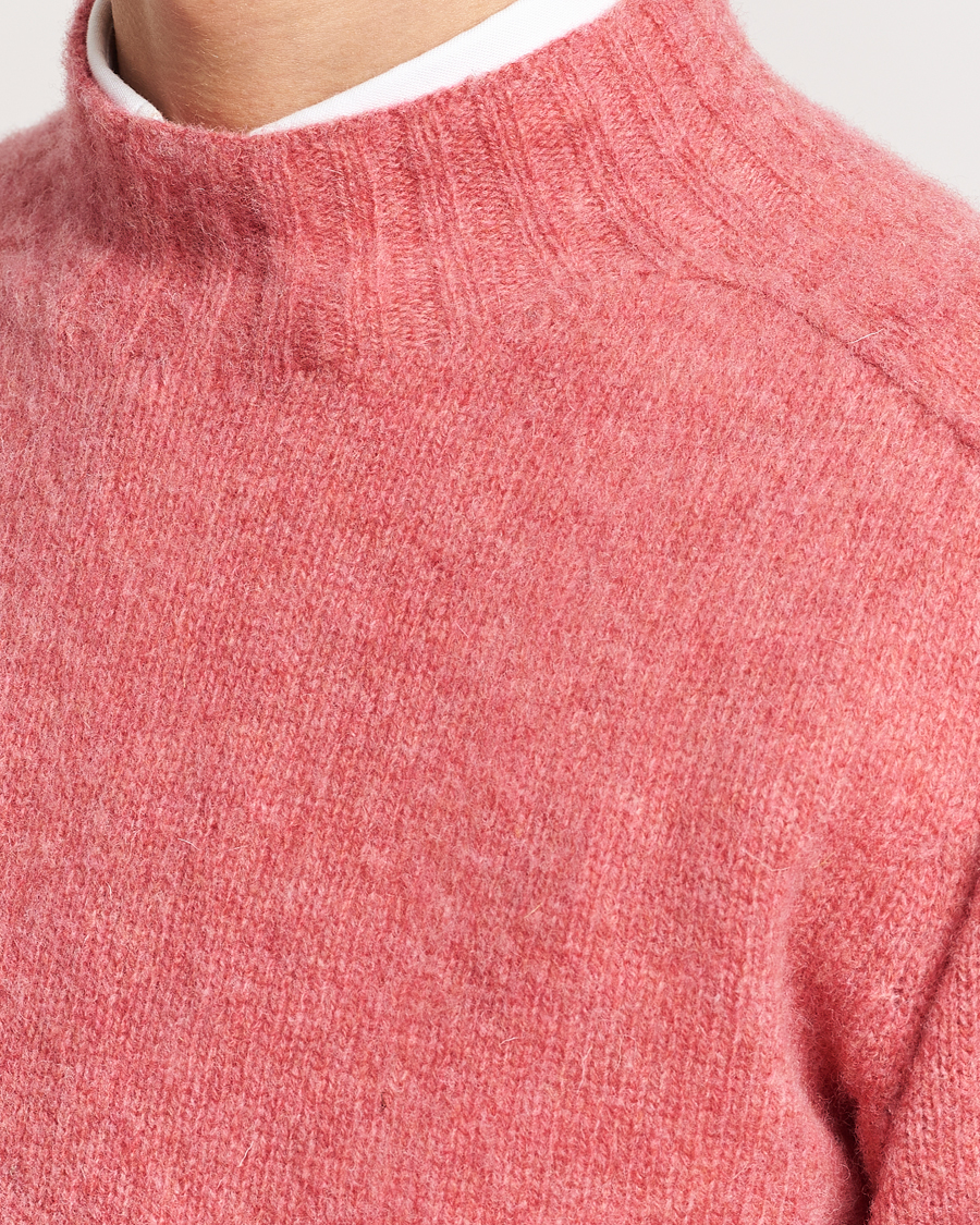 Herr | Tröjor | Drake's | Brushed Shetland Mock Neck Jumper Pink