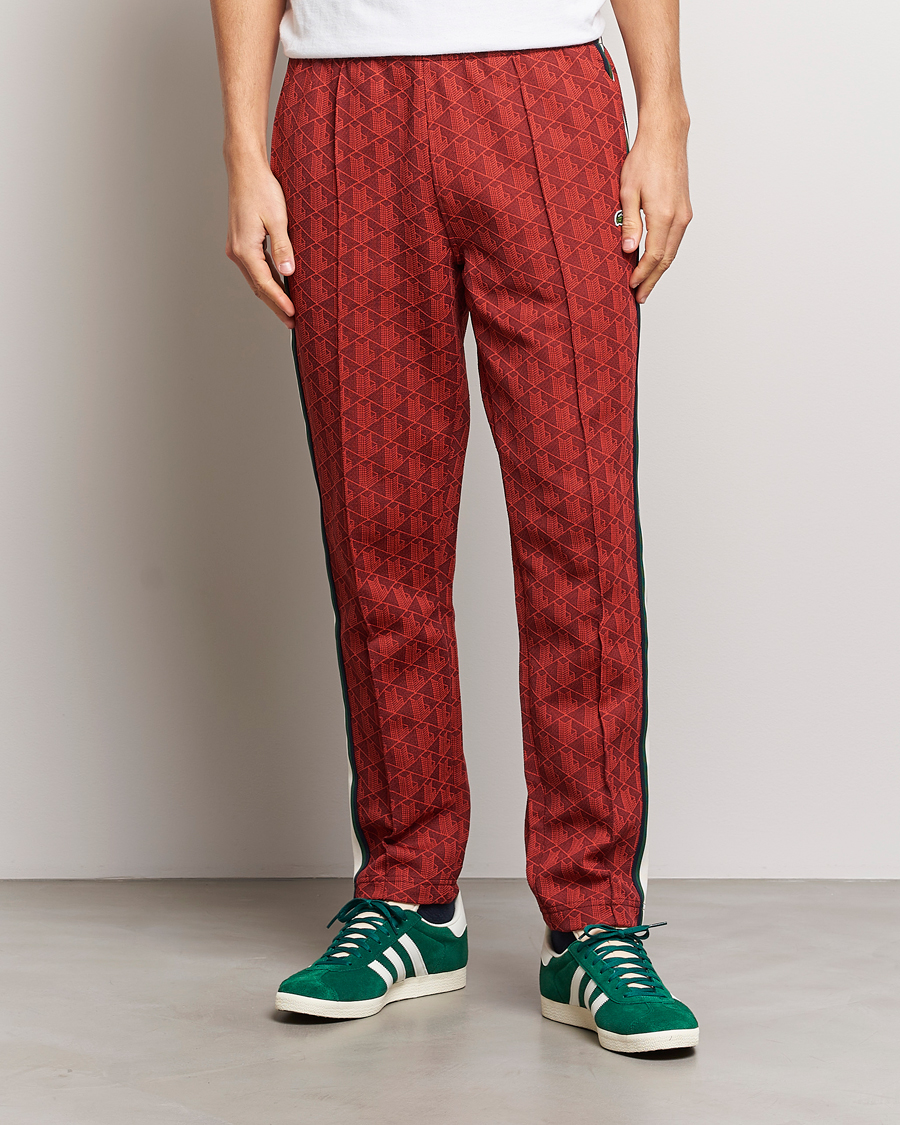 Herr | Byxor | Lacoste | Monogram Trackpants Pinot/Red