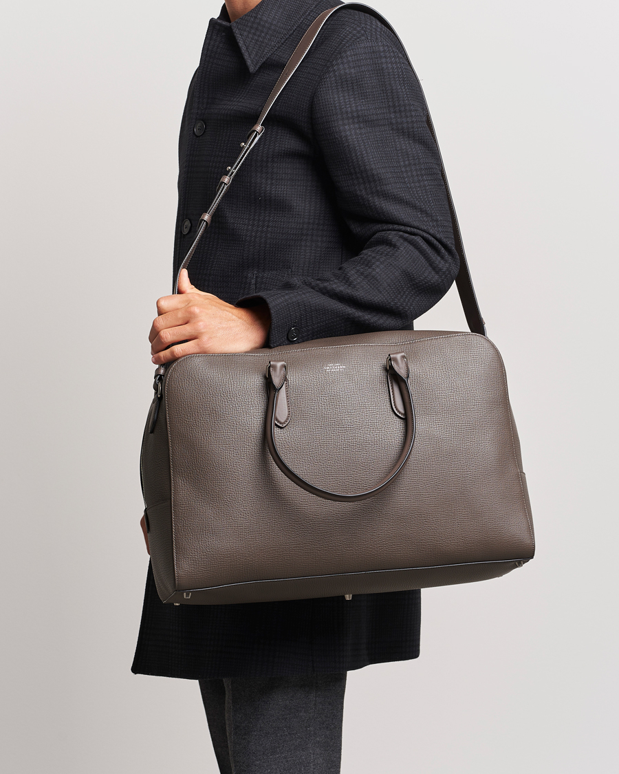 Herr | Avdelningar | Smythson | Ludlow Soft Travel Bag Dark Taupe