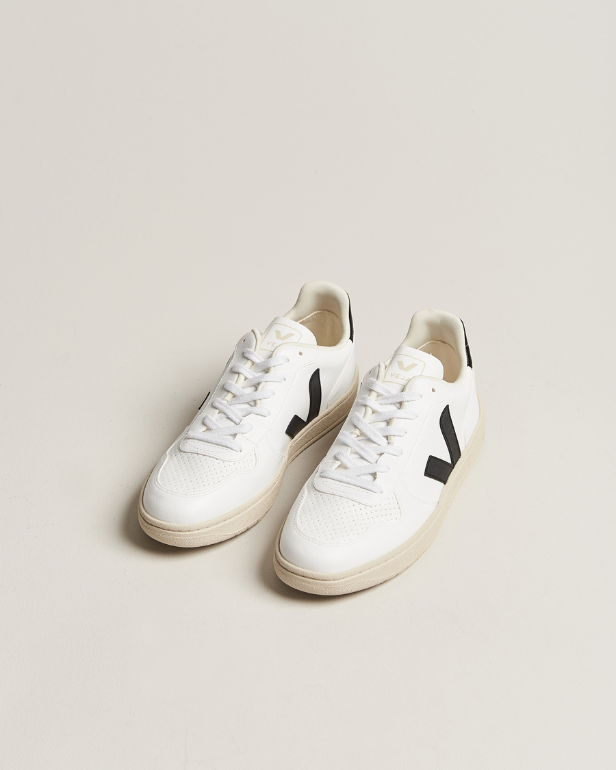 Herr | Veja V-10 Vegan Leather Sneaker White/Black | Veja | V-10 Vegan Leather Sneaker White/Black