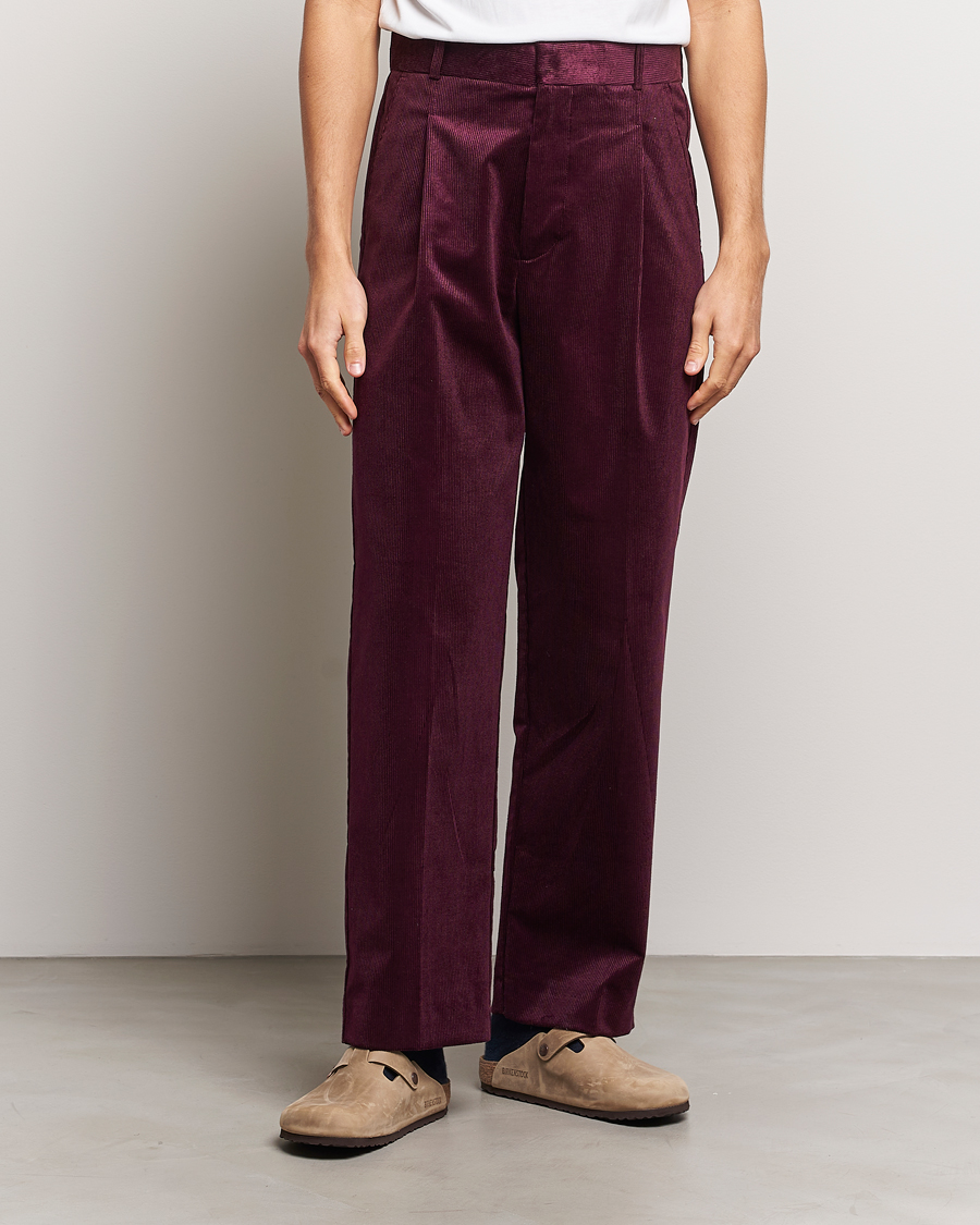 Herr | Byxor | Drôle de Monsieur | Pleated Corduroy Trousers Wine