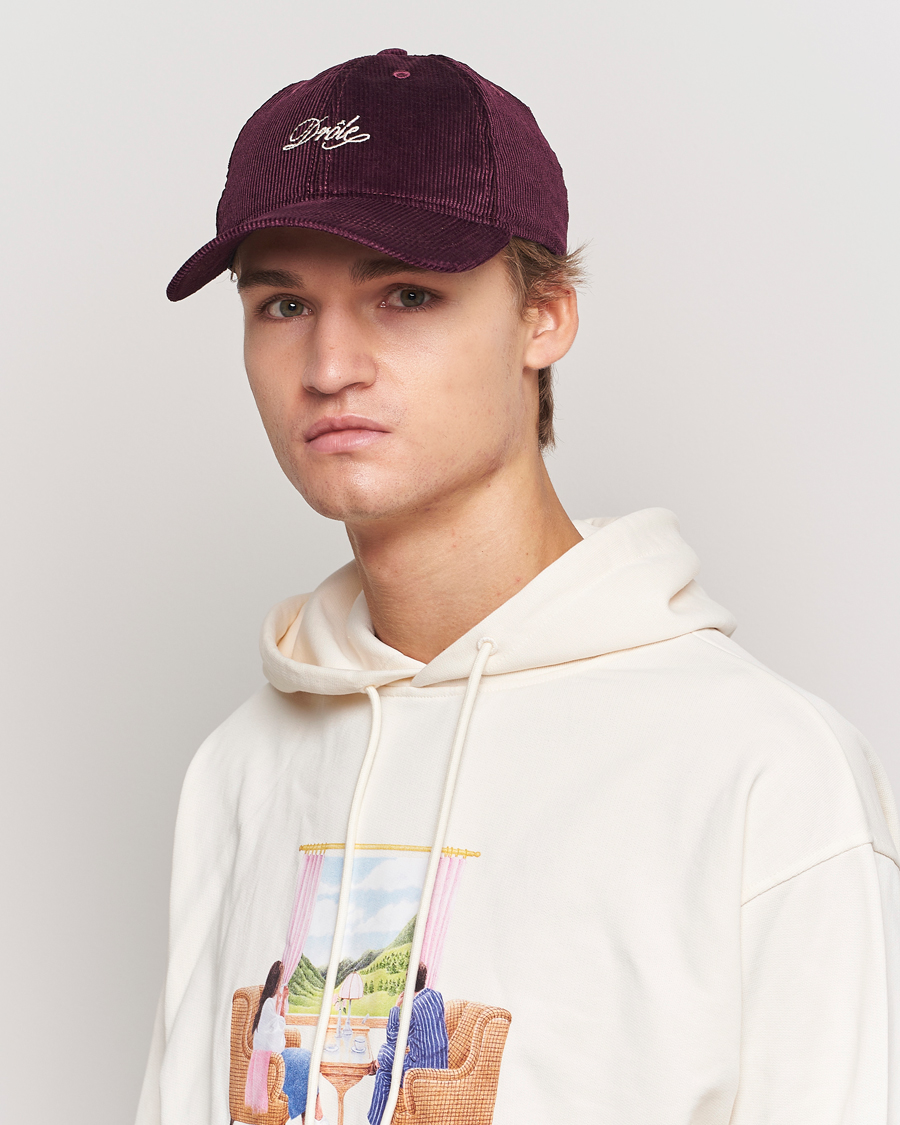 Herr | Drôle de Monsieur Signature Corduroy Cap Wine | Drôle de Monsieur | Signature Corduroy Cap Wine