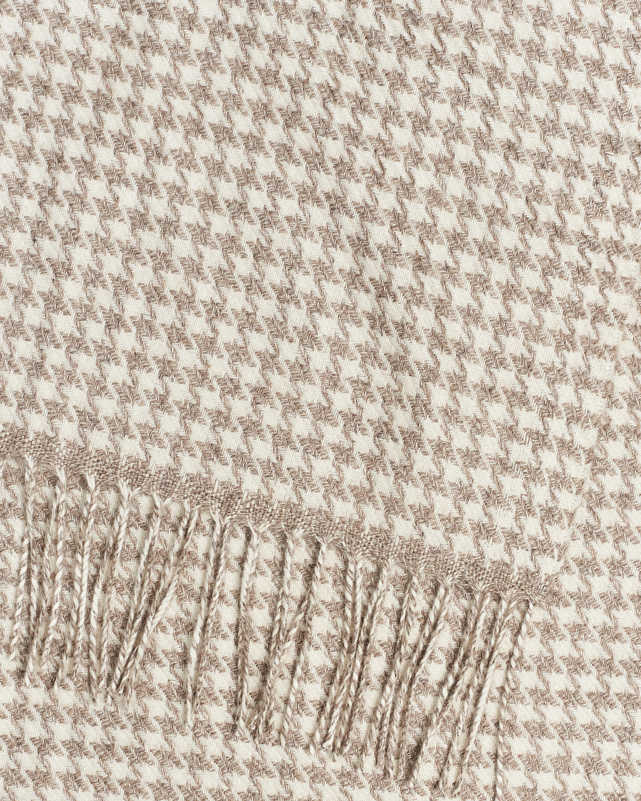 Herr | Piacenza Cashmere Cashmere/Silk Houndstooth Scarf Beige | Piacenza Cashmere | Cashmere/Silk Houndstooth Scarf Beige