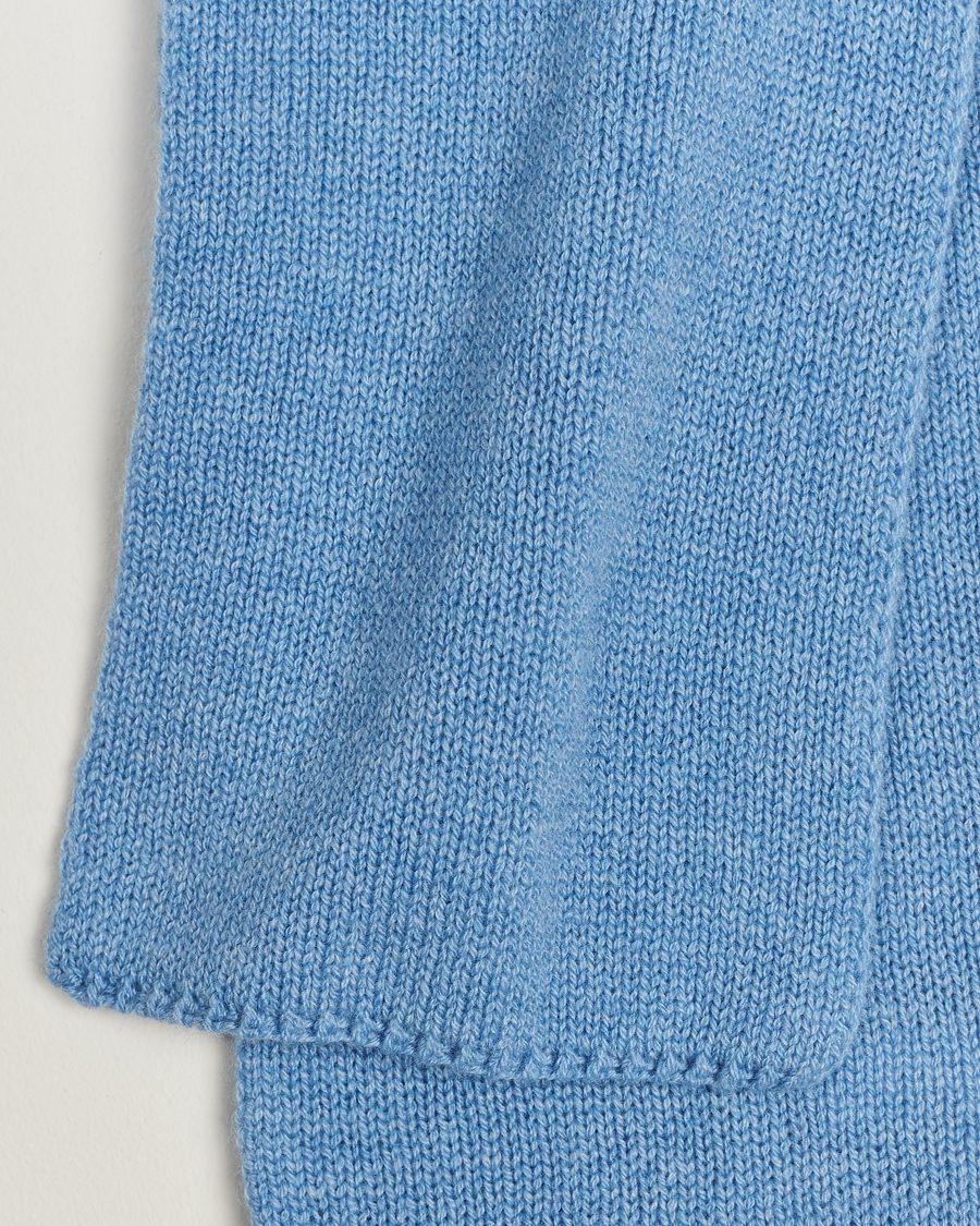 Herr | Piacenza Cashmere Short Loop Cashmere Scarf Light Blue | Piacenza Cashmere | Short Loop Cashmere Scarf Light Blue