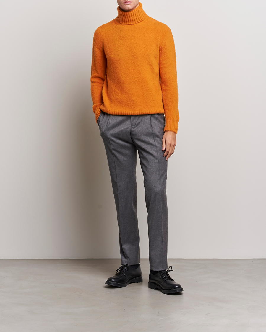 Herr | Tröjor | Piacenza Cashmere | Brushed Wool Rollneck Orange